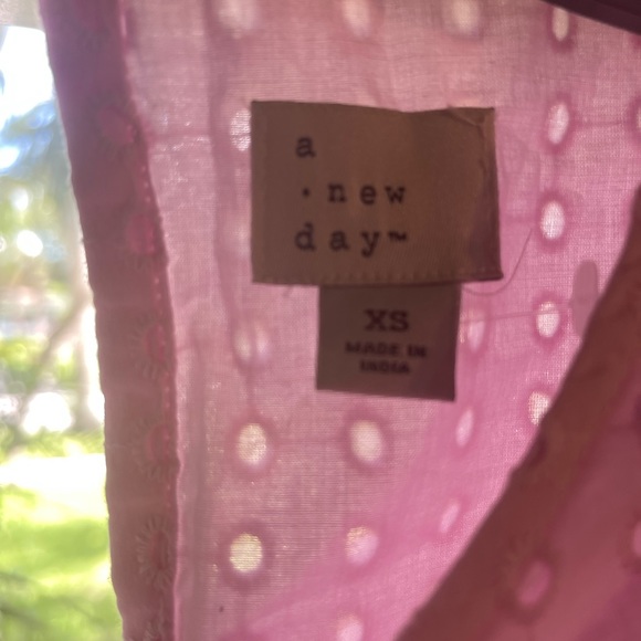 Women’s a new day pink eyelet top - Picture 4 of 5